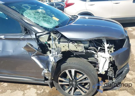 2020 Nissan Kicks Sr Xtronic Cvt from USA, damaged, VIN 3N1CP5DVXLL543569